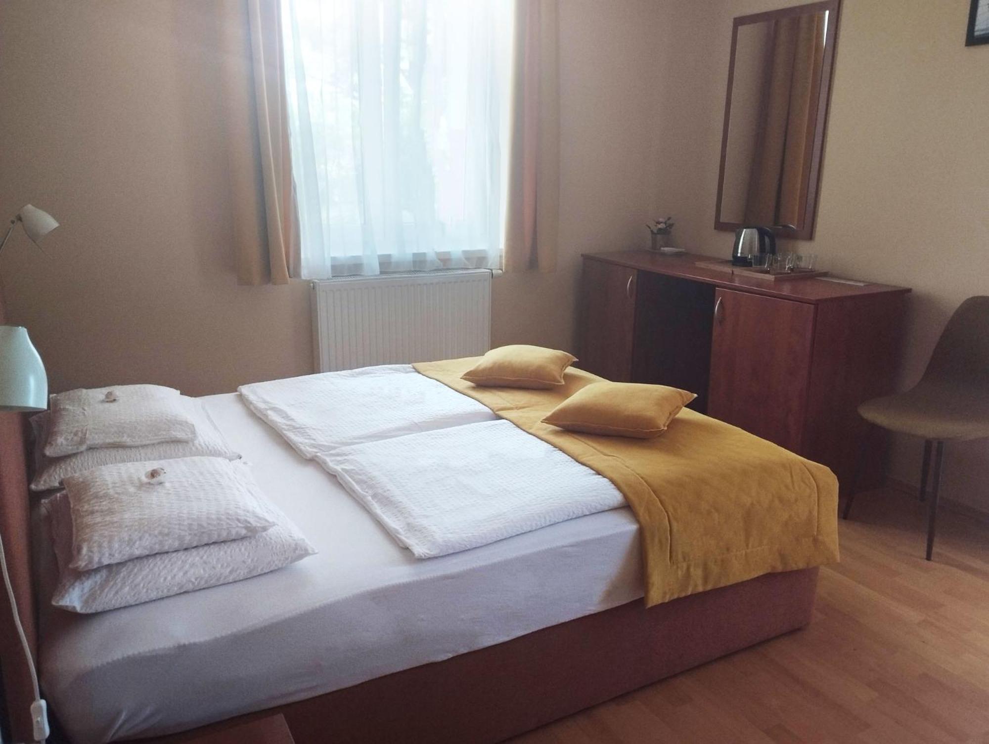 Bed and Breakfast Stan és Panzió Balatonalmádi Exterior foto