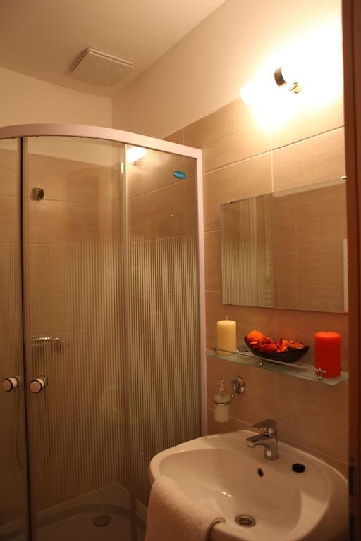 Bed and Breakfast Stan és Panzió Balatonalmádi Habitación foto
